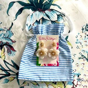 🦋NWT Lilly Pulitzer Moonlight Garden Pierced Earrings